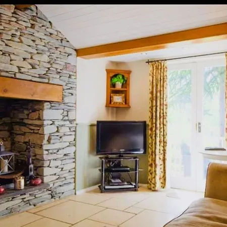 Dove Cot Country * آمبيلسايد